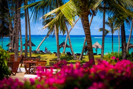 Vista desde la propiedad. Diani Sea Lodge