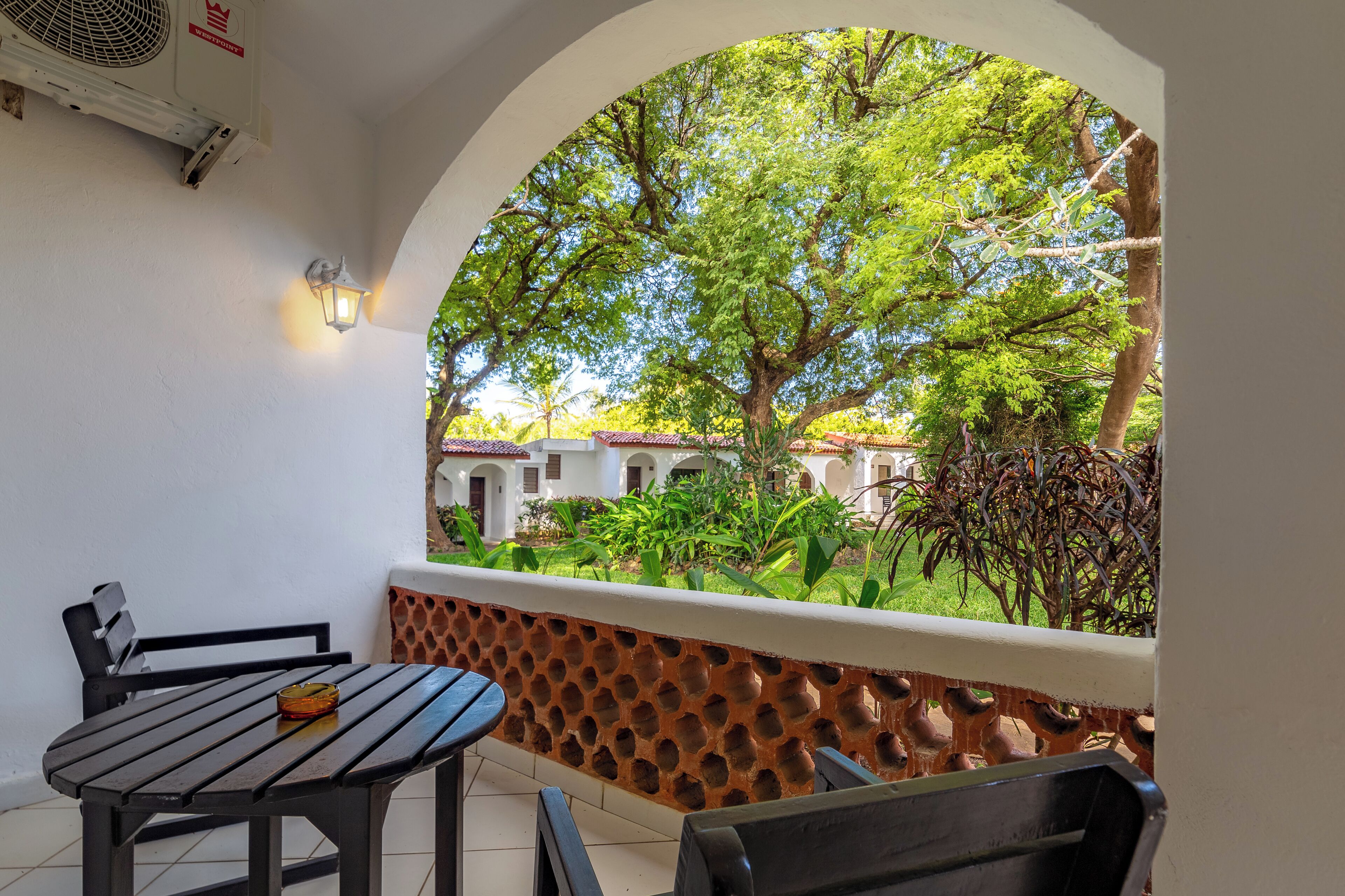 family room | terrace/patio