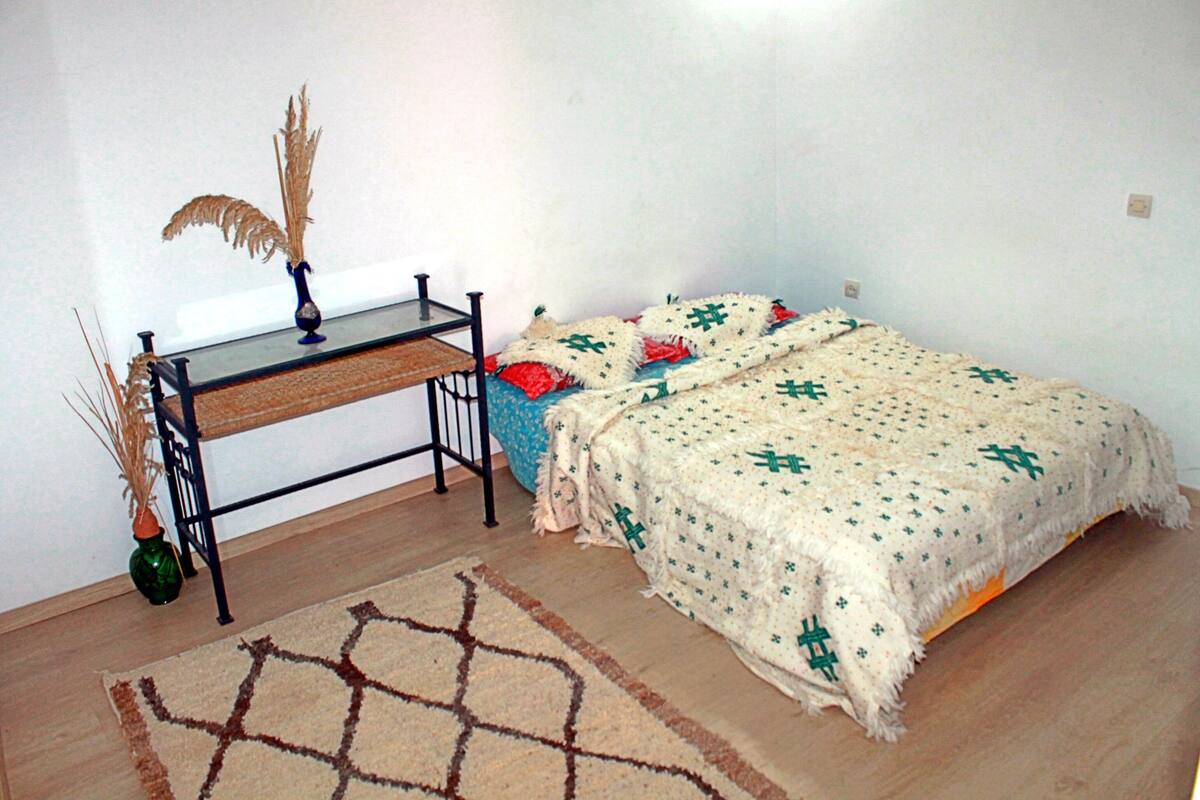 Classic-Doppelzimmer | Verdunkelungsvorhänge, kostenloses WLAN, Bettwäsche
