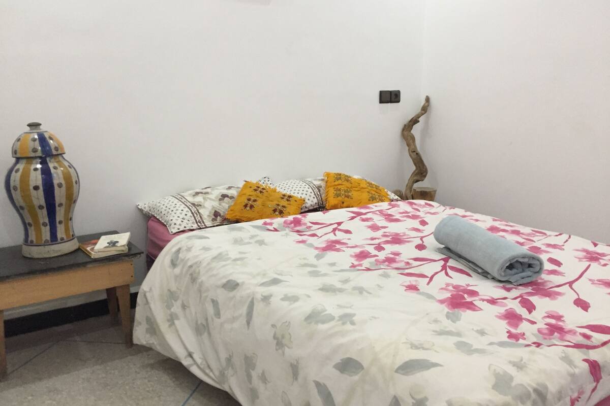Economy-Apartment | Verdunkelungsvorhänge, kostenloses WLAN, Bettwäsche