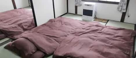 7 bedrooms, desk, iron/ironing board, free WiFi