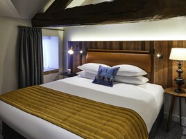 Individually decorated, blackout drapes, iron/ironing board, free WiFi