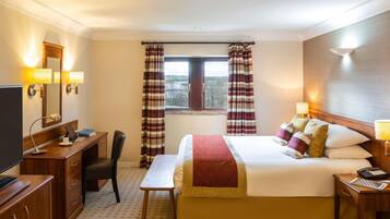 Standard Room, 1 Double Bed | Individually decorated, laptop workspace, blackout drapes