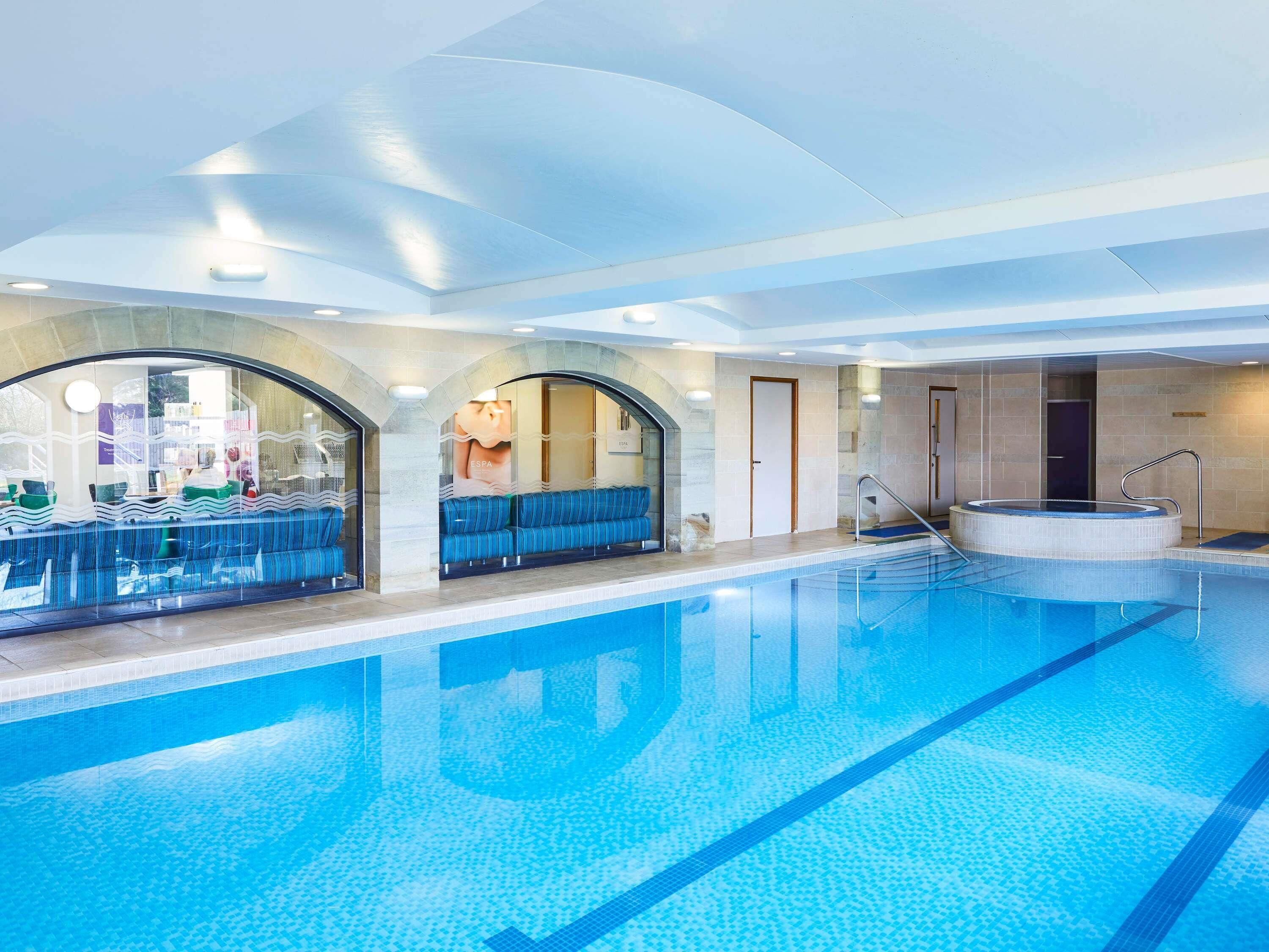 Indoor pool, pool loungers