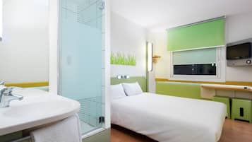 Phòng Tiêu chuẩn, 1 giường đôi | Bàn, màn/rèm cản sáng, truy cập Internet không dây miễn phí