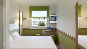 Standard Room, 1 Double Bed | Desk, blackout drapes, free WiFi, bed sheets