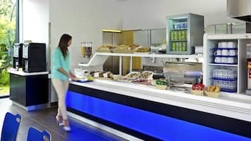 Colazione a buffet, servita tutte le mattine (42 PLN a persona)