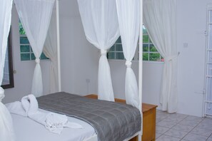 4 bedrooms, in-room safe, iron/ironing board, free WiFi