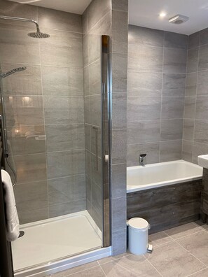 Badewanne, Haartrockner