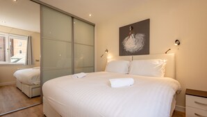Appartement Deluxe | 1 chambre, bureau, fer et planche à repasser, accès au Wi-Fi (inclus)
