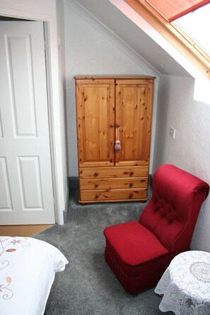 Camera singola | Area soggiorno | TV a schermo piatto