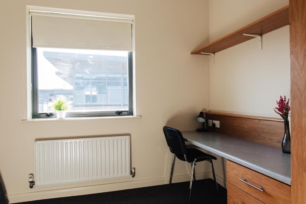 standard apartment, 5 bedrooms | room amenity