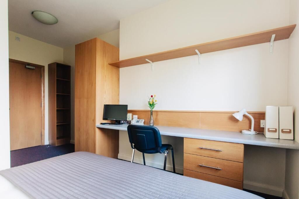 superior apartment, 5 bedrooms | room amenity