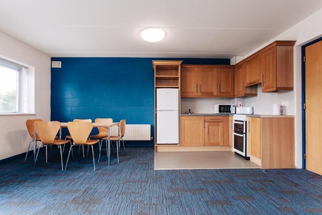 basic apartment, 5 bedrooms | private kitchen | fridge, microwave, oven, stovetop