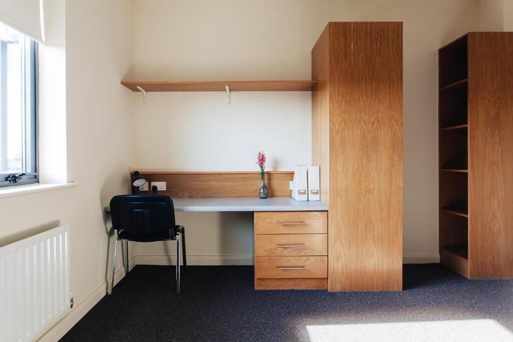 standard apartment, 5 bedrooms | room amenity