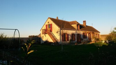 La Longère aux Volets Rouges