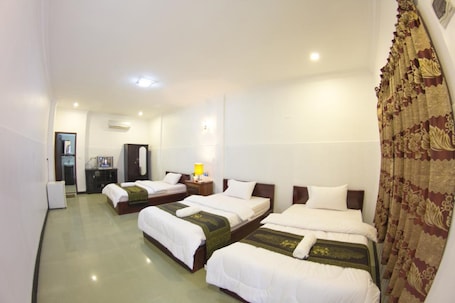 Caja de seguridad en la habitación y cortinas blackout