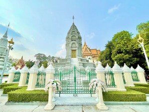 City view from property - SKY Residence - 50m to Museum and Riverside (Phnom Penh)