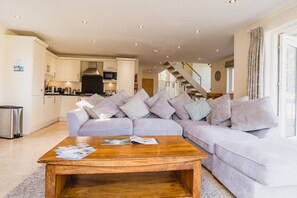 Flachbildfernseher, DVD-Player