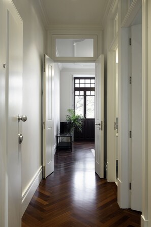 Departamento, vista al jardín (Tito 1B) | 1 habitación, insonorización, tabla de planchar con plancha y cunas