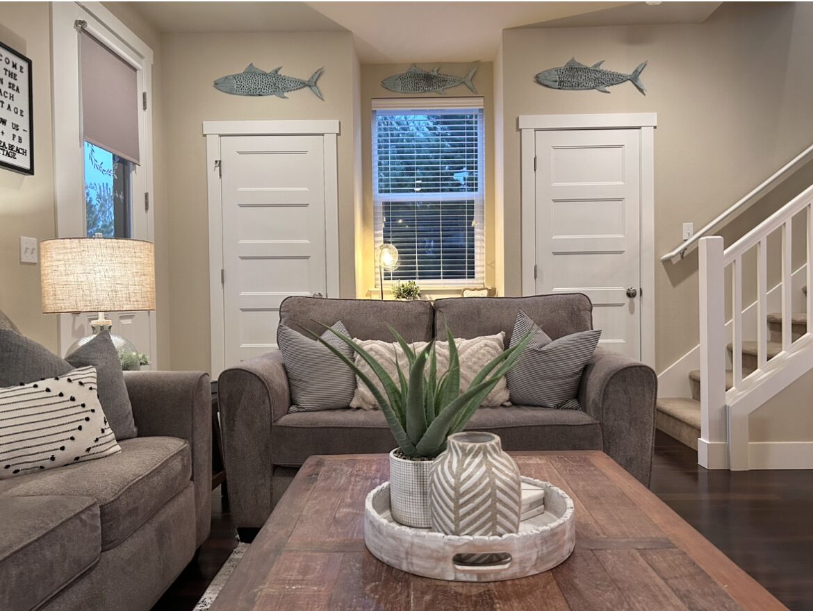 NEW! Pet friendly luxe getaway with hot tub in Ocean Shores