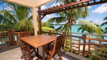 Seafront Superior Studio | Terrace/patio