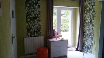 Romantic Double Room | Individually decorated, individually furnished, desk, soundproofing