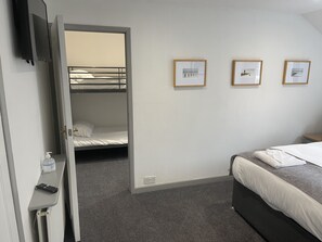 Standard Suite, Ensuite | Individually decorated, individually furnished, desk, iron/ironing board - The Wight Mouse Inn (Ventnor)