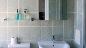Standard Twin Room, Ensuite | Bathroom - The Wight Mouse Inn (Ventnor)