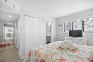 3 bedrooms, free WiFi, bed sheets - Oceanfront Waterpointe1 707-3b/2b-Sleeps 6-Balcony-WIFI-TV-Pool-Family Friendly (North Myrtle Beach)