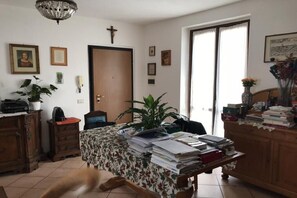 Interni