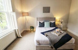 House, 5 Bedrooms | 5 bedrooms, individually decorated, individually furnished - The Townhouse (Scarborough)