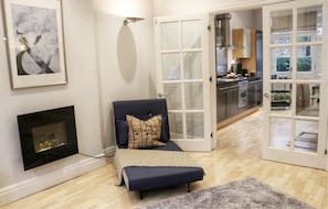 Maison, 5 chambres | Coin séjour | TV connectée de 42 pouces avec chaßnes numériques, télévision, Netflix