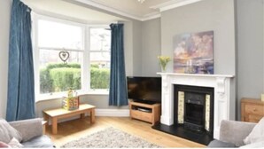 House, 3 Bedrooms | Living area | 42-inch Smart TV with digital channels, TV, Netflix