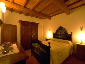 1 chambre, lit parapluie, Wi-Fi gratuit, draps fournis