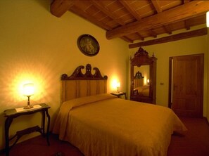 1 chambre, lit parapluie, Wi-Fi gratuit, draps fournis