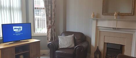 TV, fireplace