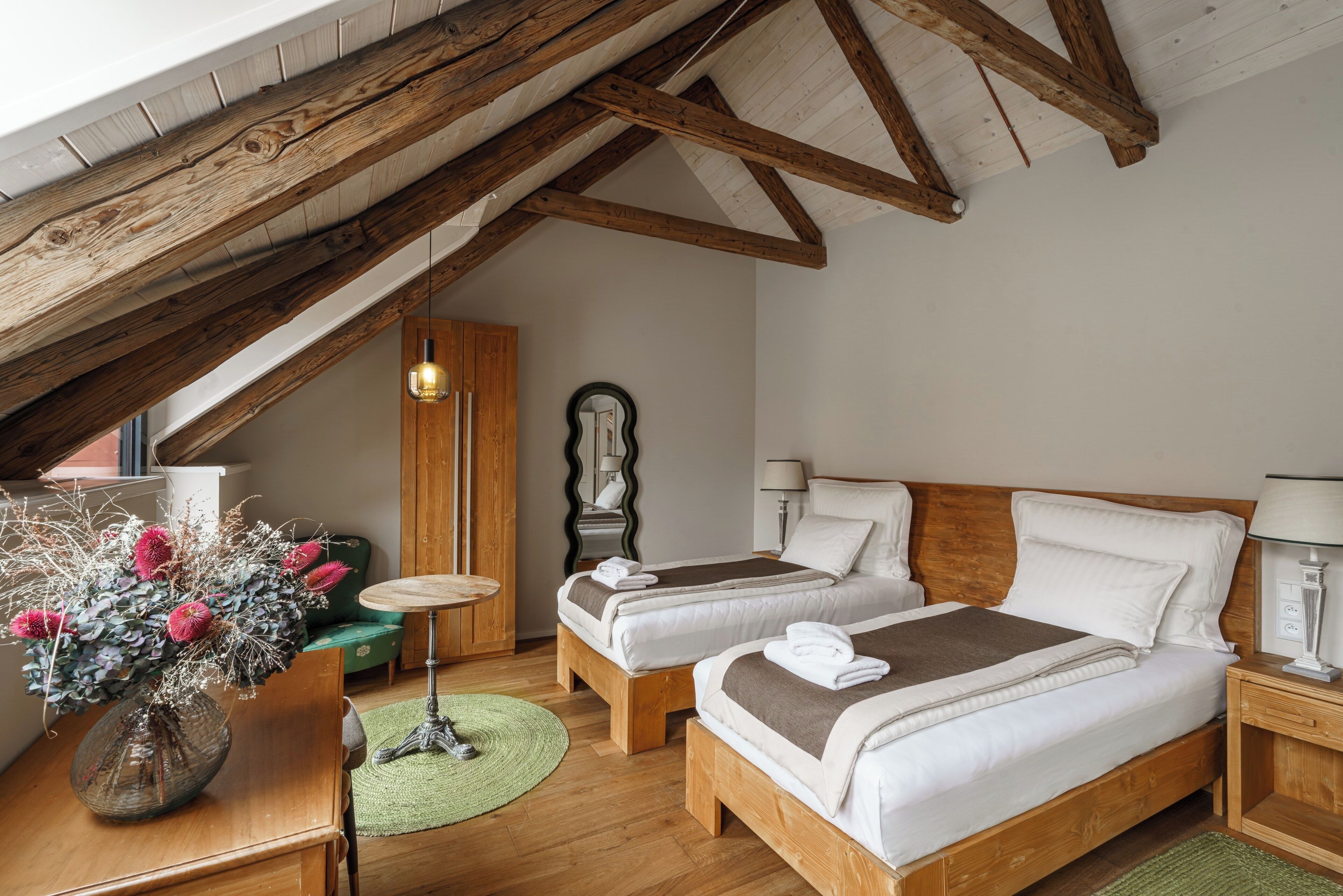 Deluxe Room, 2 Twin Beds, Kitchenette | Premium bedding, in-room safe, individually furnished, desk
