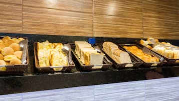 包含每日自助早餐