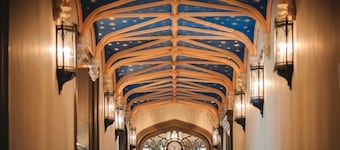 A lews castle that sleeps 2 guests in 1 bedroom