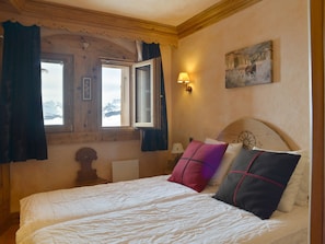 5 bedrooms, free WiFi - Savoyard Chalet for 8-9 in Vallandry with Mountain View (Peisey-Vallandry)