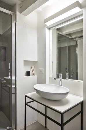 Shower, hair dryer, bidet, soap - Design apartment a stone's throw from Rialto 027042-LOC-05044 (Venezia)