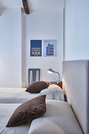 2 habitaciones, tabla de planchar con plancha, wifi y ropa de cama 