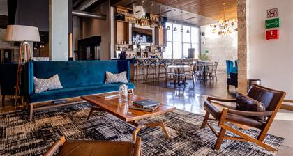 TRYP by Wyndham San Luis Potosi Hotel & Suites