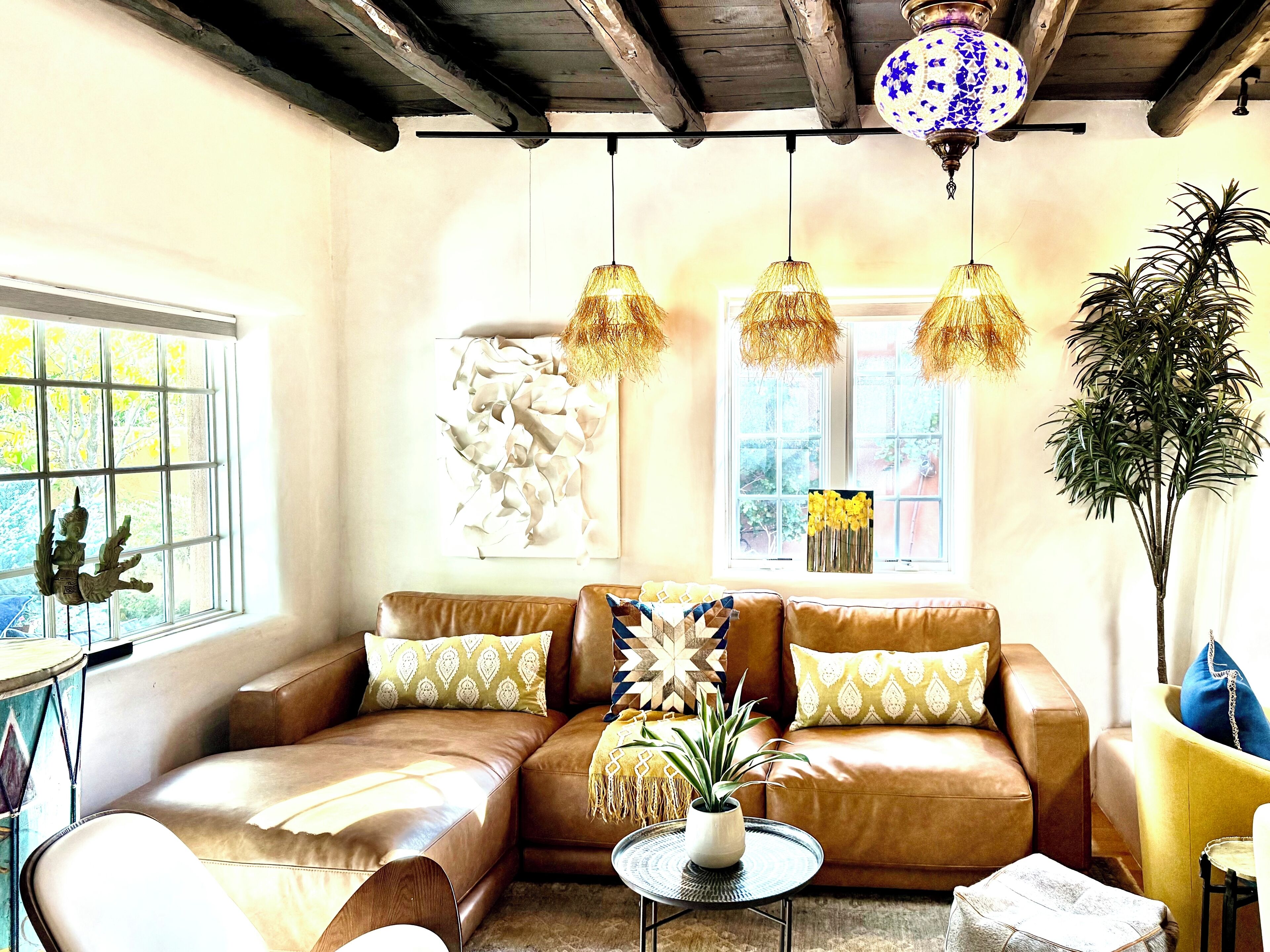 Smart TV, chimenea, videojuegos y libros 