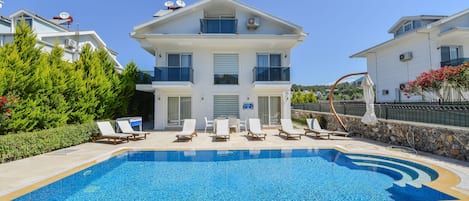 Piscina climatitzada i gandules