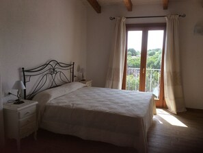 4 chambres, fer et planche à repasser, Wi-Fi, draps fournis