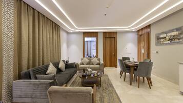 Premier Apartment, 2 Bedrooms | Living area