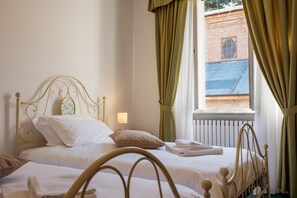 Phòng trung tâm thành phố | Bộ đồ giường cao cấp, chăn bông, nệm Select Comfort 