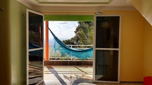 Habitación Deluxe | Minibar, cortinas blackout, wifi gratis y ropa de cama